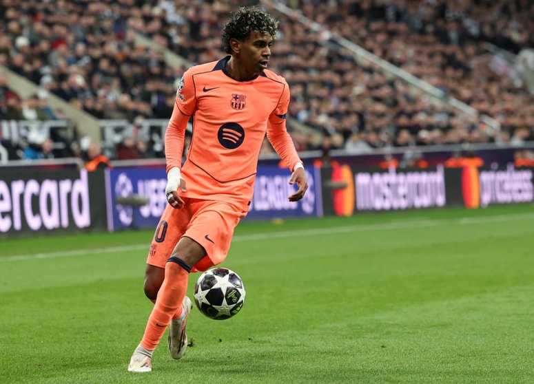 Lamine Yamal, eden od tistih, ki še "čarajo" z žogo.

 

