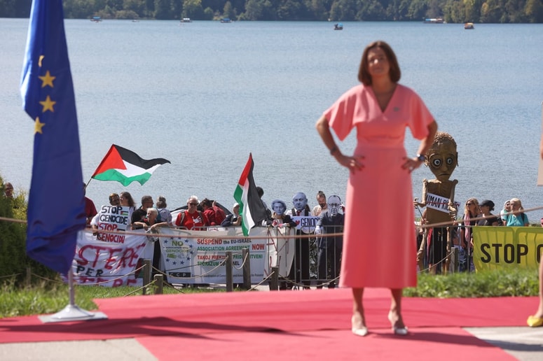 Tanja Fajon obžaluje, da se Slovenija ni pridružila tožbi Južne Afrike proti Izraelu. 