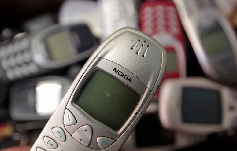 Naprave, ki so jih ljudje nekoč prodajali za drobiž ali celo podarjali, danes dosegajo vrednosti več sto ali celo tisoč evrov. Fotografija je simbolična. 