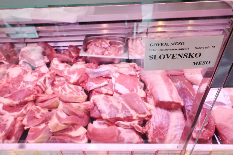 Goveje meso bi se lahko zaradi zunanjih dejavnikov v prihodnje še podražilo (slika je simbolična). 