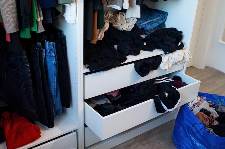 Glavna fotografija članka:Znanstveniki opozarjajo na nevarne bakterije v naših oblačilih: Hitro postanejo bolj umazana od straniščne školjke