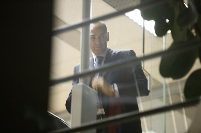 Prvaku SDS Janezu Janši ankete napovedujejo volilno zmago. 