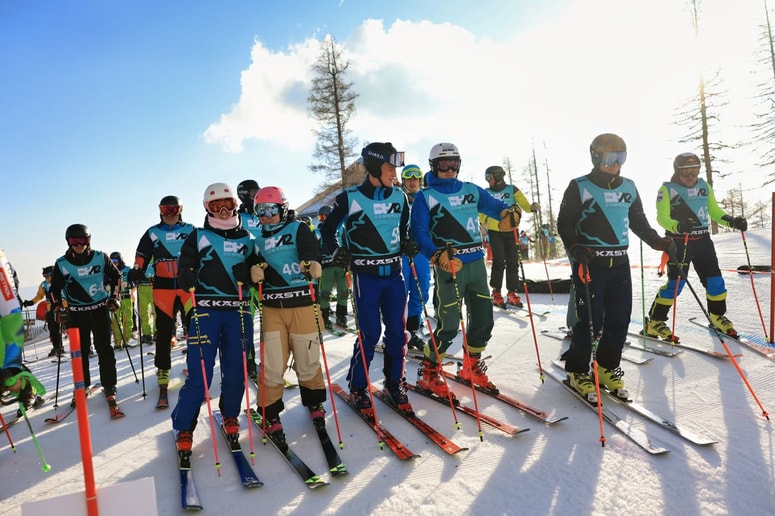 Glavna fotografija članka:(FOTO) Metri in sekunde odločali po 12 urah smučanja na Peci: Noge in celo telo sta povsem utrujena