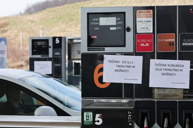 Dobavni viri Petrola so zagotovljeni in sistemskih motenj v dobavi goriv do skladišč družba ne beleži.