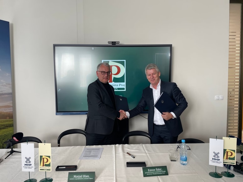 Glavna fotografija članka:Perutnina Ptuj z državo podpisala dogovor o sofinanciranju stomilijonske naložbe