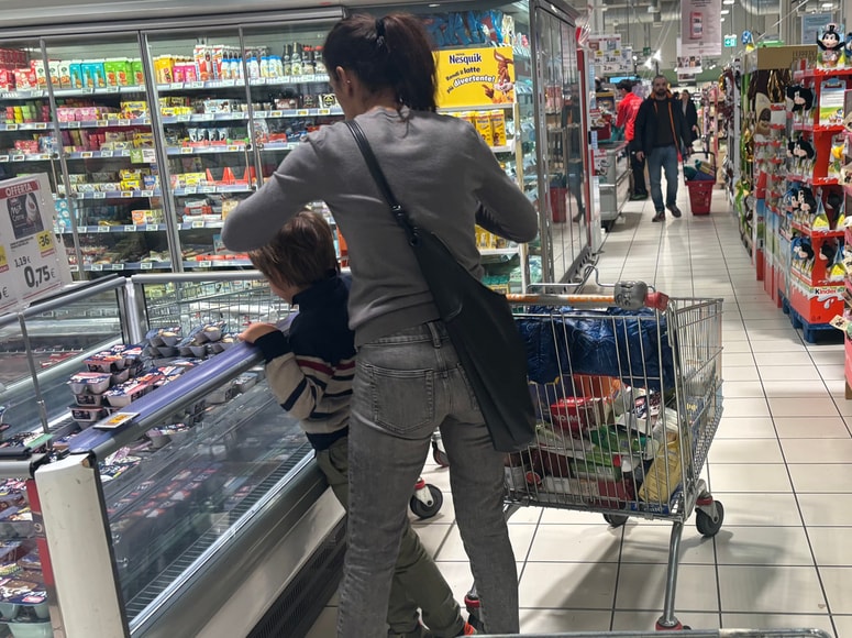 Čez mejo se Hrvatom splača kupiti skoraj vse, Slovencem pa predvsem sredstva za pranje in pomivanje, testenine, omake, pijačo ter slane in sladke dobrote.