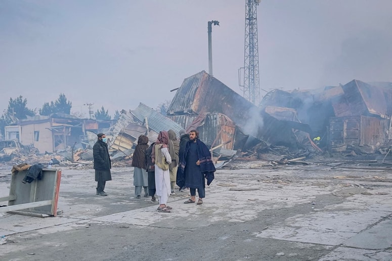 Glavna fotografija članka:V napadu na bolnišnico v Kabulu naj bi umrlo več sto ljudi