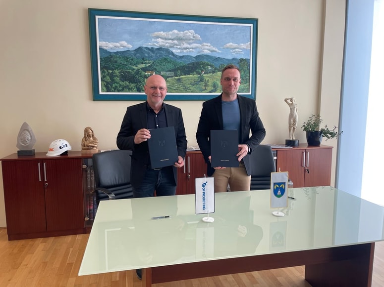 Župan Majšperka Sašo Kodrič je z direktorjem podjetja GP Project Ing Antunom Daljavcem podpisal pogodbo za gradnjo novega zdravstvenega doma. 