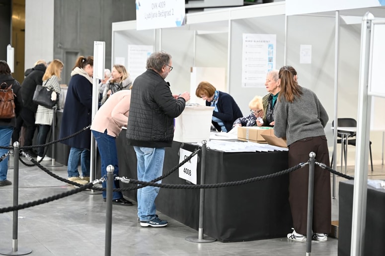 Predčasno glasovanje v Ljubljani, v Stožicah.