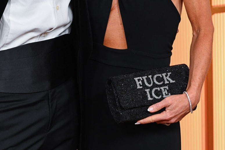 Pisateljica in kvirovska aktivistka Glennon Doyle je na zelo eleganten način Trumpovim agentom sporočala, kje jim je mesto. 