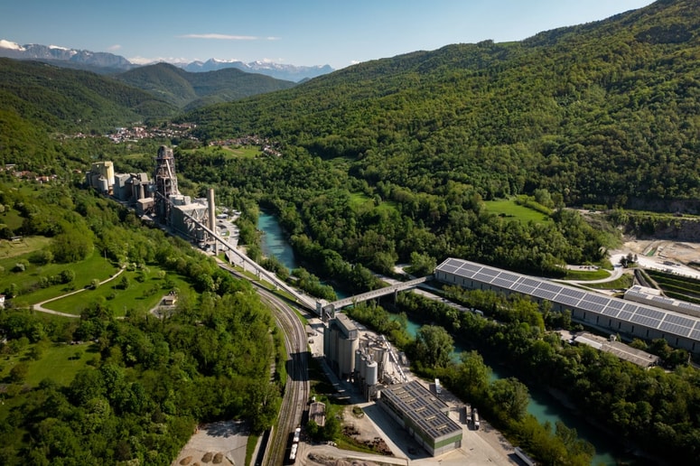 Povprečna plača v skupini se je v zadnjih petih letih povečala za več kot 47 odstotkov in je približno četrtino višja od slovenskega povprečja.