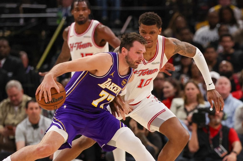 Glavna fotografija članka:(VIDEO) "Ni mogel zgrešiti": Luka Dončić za sedmo zaporedno zmago Los Angeles Lakers nasul 40 točk, LeBron James 30