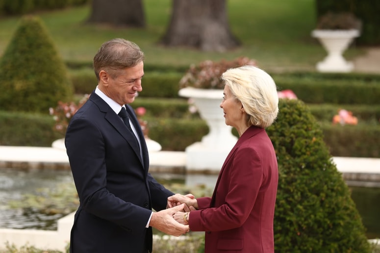 Premier Golob je pisal Ursuli von der Leyen.