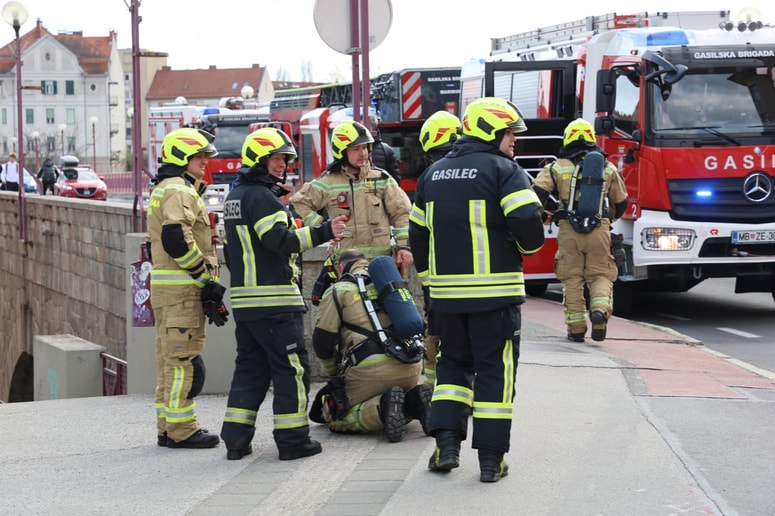 Gasilci pod Glavnim mostom niso gasili prvič. 