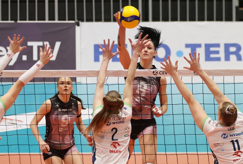 Sara Hutinski (8) se je po premoru uspešno vrnila v mariborsko ekipo. 