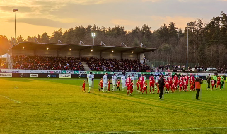 Glavna fotografija članka:Šport na TV