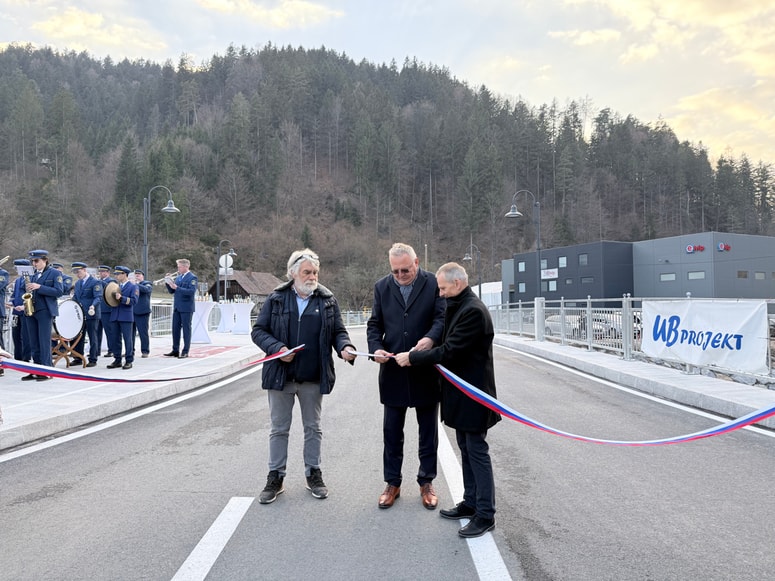 Most pri Petrolu so uradno odprli, prisoten je bil tudi minister Novak 