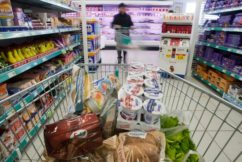 Kavcija v višini 25 centov se od 1. januarja 2025 obračunava na plastenke za enkratno uporabo in pločevinke s pijačo s prostornino od 0,1 do tri litre.