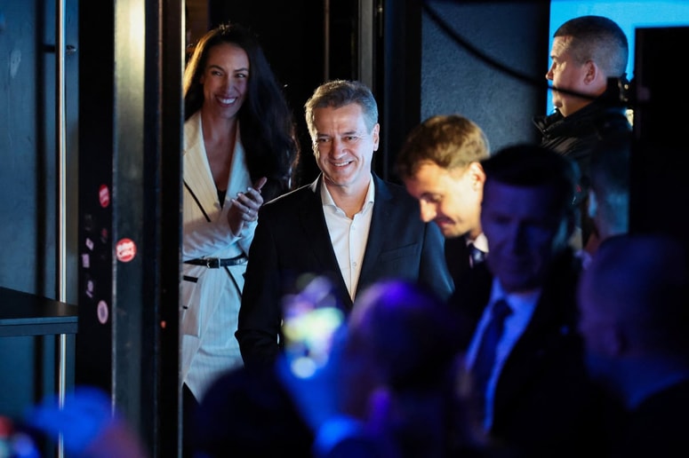 Robert Golob, ki je kandidiral v okrajih Ljubljana Bežigrad 1 in Domžale 2, je prejel 10.391 glasov (33,54 odstotka v prvem okraju in 32,39 odstotka v drugem).