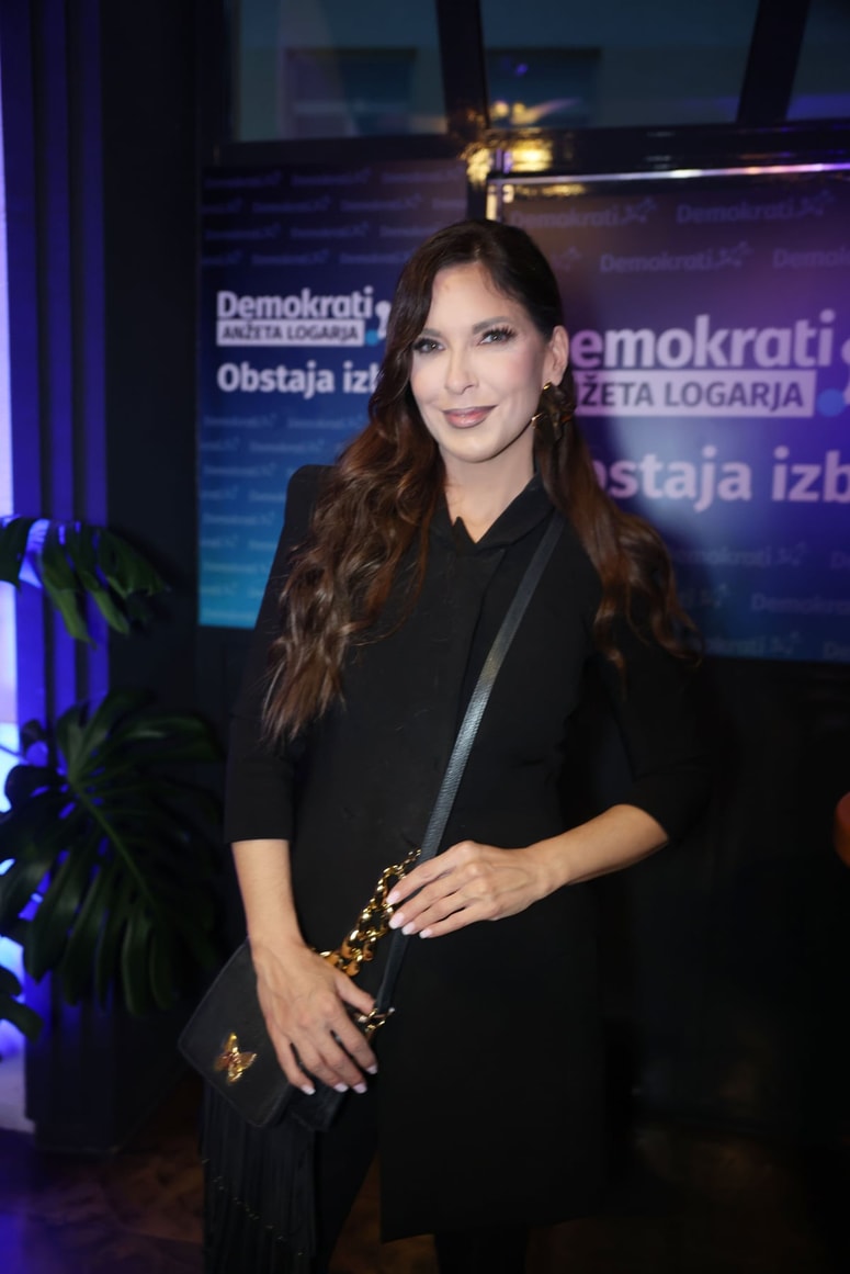 Eva Irgl pri snovanju svoje podobe ničesar ne prepušča naključju. 