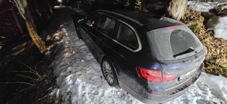 S črnim BMW-jem z zadnjim pogonom sta še daleč prišla.