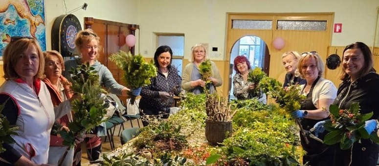 Članice Lions kluba Celje Mozaik bodo s prodajo butaric pomagale gibalno oviranemu otroku. 