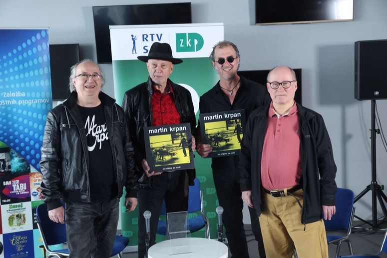 Skupina Martin Krpan v zasedbi, ki je posnela album Od višine se zvrti. Z leve: Aleš Klinar (klaviature), Vlado Kreslin (vokal), Mark Čuček (kitara), Tomaž Sršen (bas). Manjka Dadi Kašnar (bobni). 