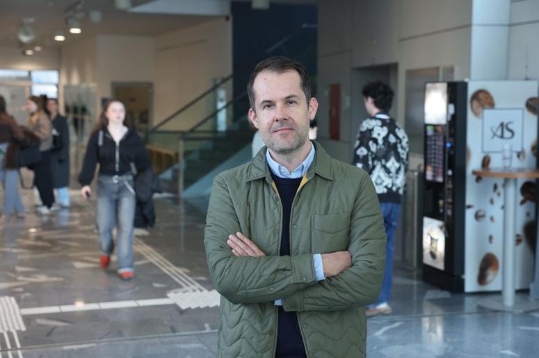 Žiga Vodovnik: "Še kako na mestu je star mongolski rek, ki ga je rad navajal pokojni David Graeber: Deželo lahko osvojiš na konju, a za vladanje moraš razjahati." 