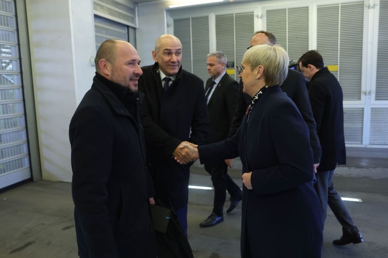 Svet za nacionalno varnost je vladi priporočil, da krizna skupina za spremljanje razmer na energetskih trgih, ki deluje na ministrstvu za okolje, podnebje in energijo, razmere doma in v mednarodnem okolju še naprej skrbno spremlja.