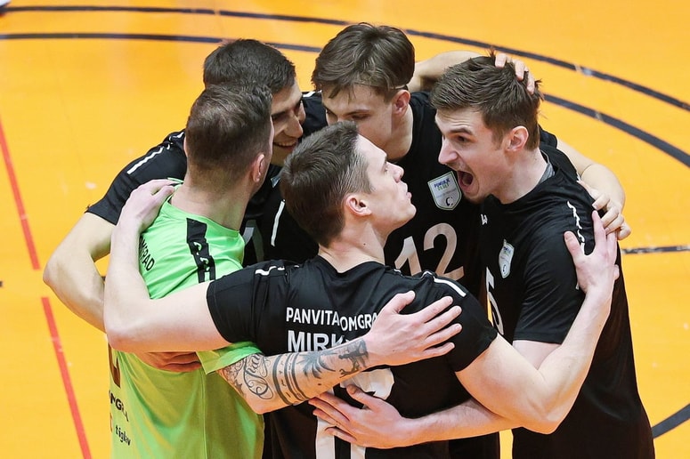 Veselje soboških odbojkarjev po uvrstitvi v polfinale 