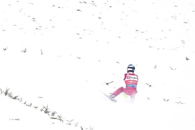 Glavna fotografija članka:Težave za vodilnega v seštevku poletov: Kaj to pomeni za Domna Prevca?