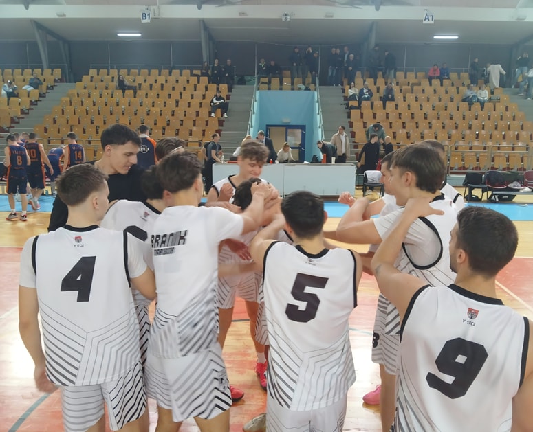 Slavje v Lukni: Litija je padla, Branik čaka na Olimpijo. 