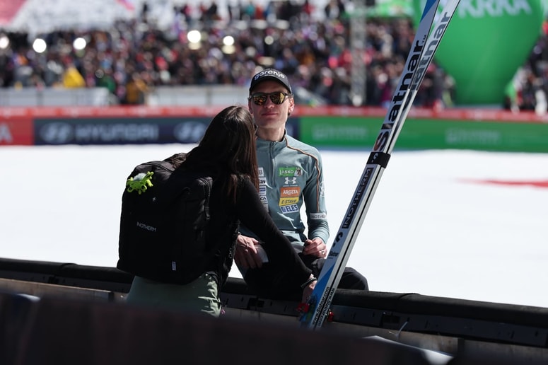 Glavna fotografija članka:Lanišku je žal, Zajc pa v Planici kaj takšnega še ni videl