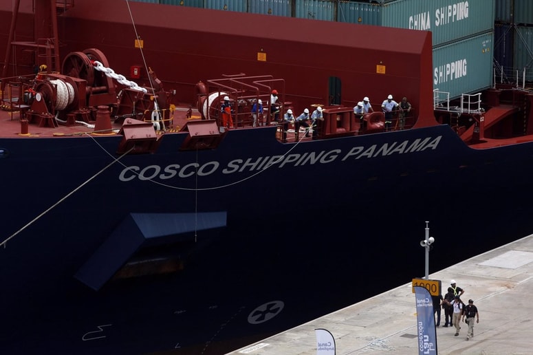 Dve ladji družbe Cosco sta lahko prečkali ožino.