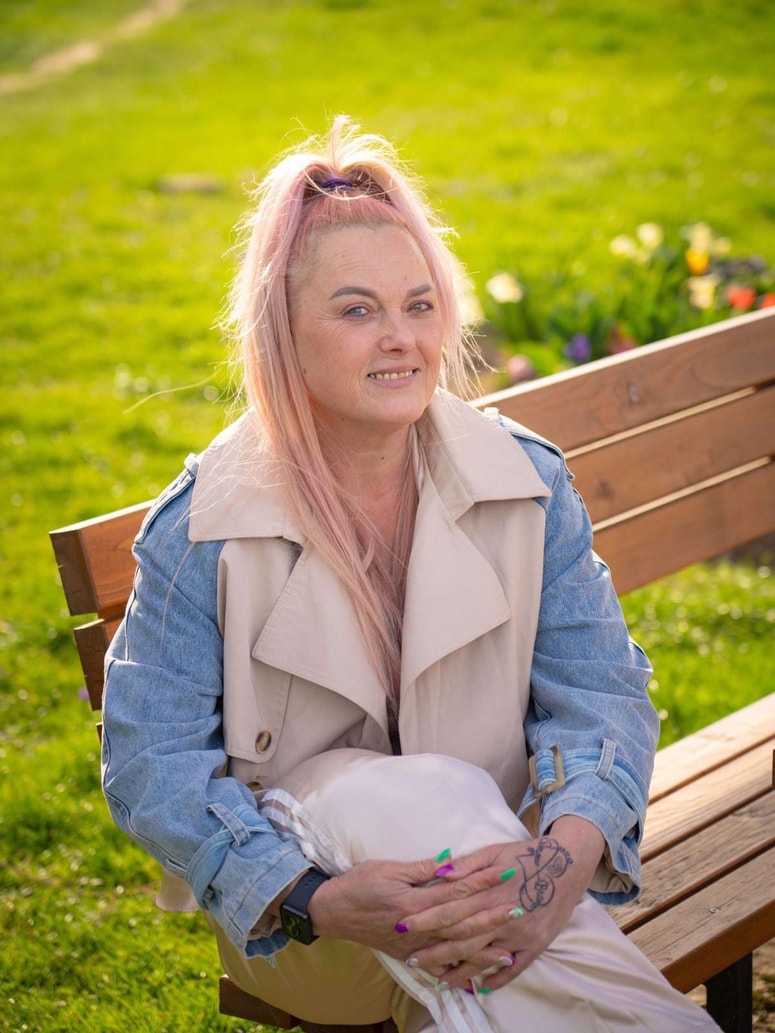 Simona Šket: "Moja izkušnja z rakom ni bila le ena bitka, temveč dolga, prelamljajoča pot, ki se je začela, ko sem bila stara komaj štiri leta."