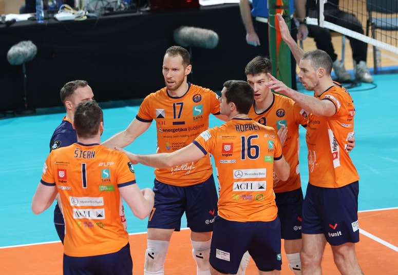 Glavna fotografija članka:Šport na TV