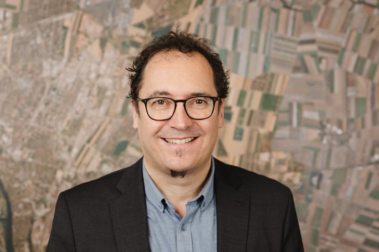 "Za nas je še posebej pomembno, da s takšnimi projekti dosežemo ljudi, ki jih sicer ne bi. To so pogosto mlajši, ustvarjalni posamezniki ali skupine, ki prinašajo nove ideje in energijo. S tem obogatimo mestni prostor in ustvarimo bolj raznoliko urbano življenje."

