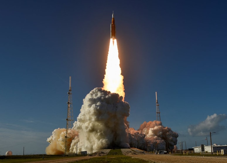 Če bo misija uspešna, bo šla ekipa astronavtov dlje v vesolje kot kateri koli človek doslej.