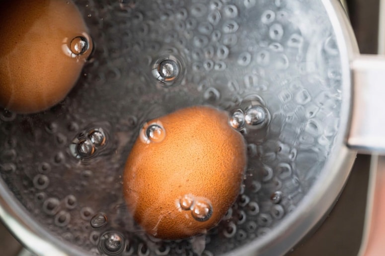 Pri kuhanju pomagata tudi sol in kis.