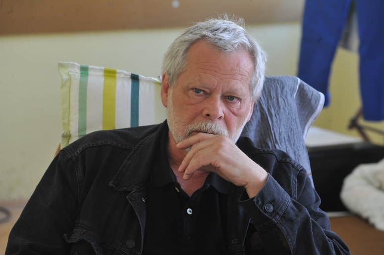 Červek, ki že od konca osemdesetih let ustvarja abstraktne slike, v katerih uporablja predvsem črno barvo, je s svojim delom opazno zaznamoval umetnostne tokove v Sloveniji ter se uveljavil doma in v tujini.