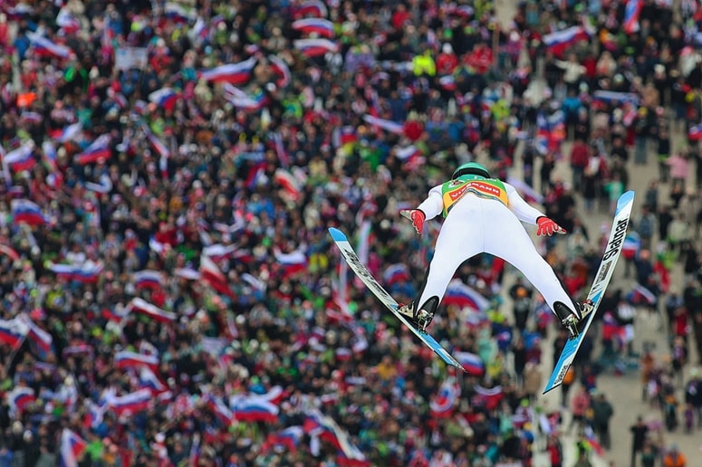 Navijači so se imeli česa veseliti v Planici - če so prišli do nje. 