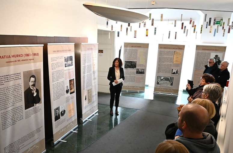 V knjižnici razstava o slavistu, literarnem in kulturnem zgodovinarju Matiji Murku. 