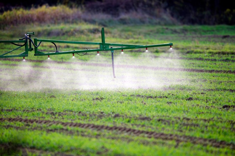 Študija dokazuje, da pesticidi oslabijo določene biološke ranljivosti tumorjev. Najobsežnejša ogrožena območja sovpadajo z rakom prebavil, pljuč in kože.