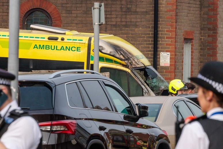 Napad na reševalna vozila v Londonu.