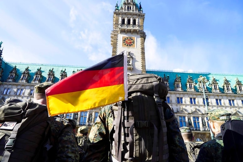 Nemško obrambno ministrstvo je že sporočilo, da pripravlja nova pravila glede izjem pri zahtevah za pridobitve dovoljenja.