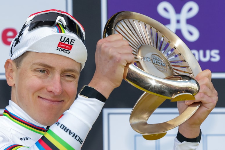 Glavna fotografija članka:Zmagovalcu dirke po Flandriji Tadeju Pogačarju in nekaj drugim tekmovalcem grozi zaslišanje na sodišču. Zakaj?