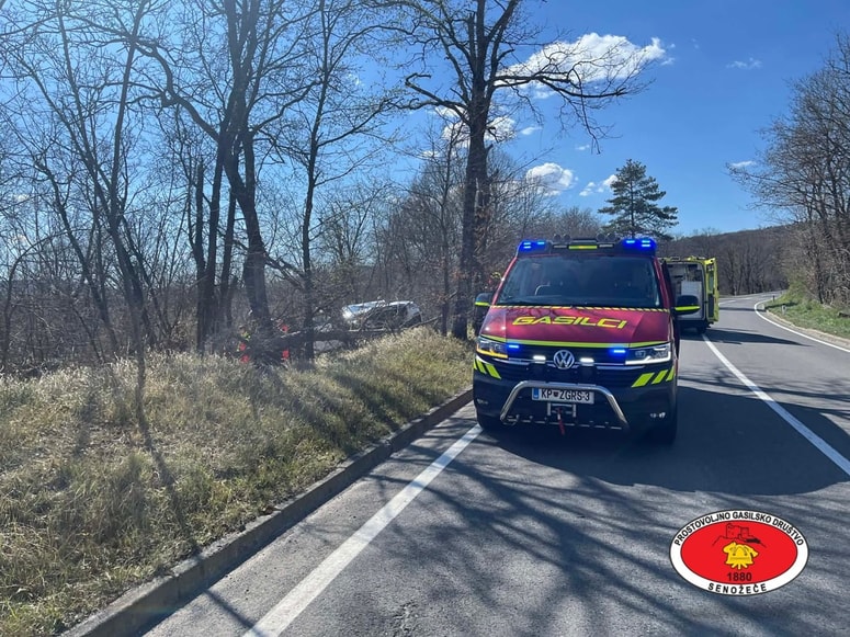 Posledice nesreče na cesti Lokev-Divača