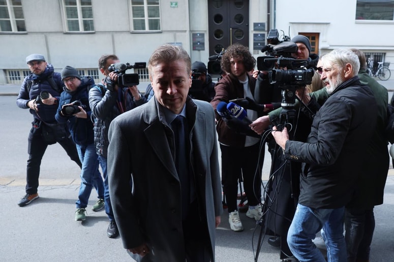 V teh dneh se bodo pokazale pogajalske sposobnosti Roberta Goloba. 