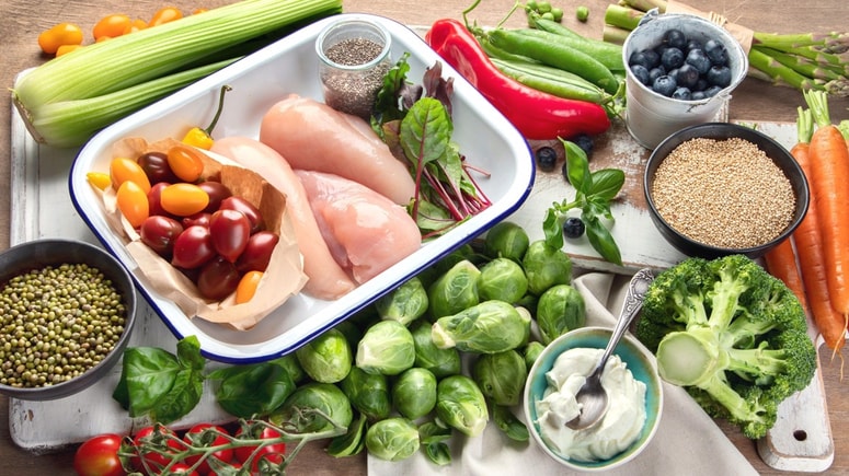 Piščanec je primeren tudi za različne diete, z zelenjavo in sadjem pa lahko ustvarjamo izjemno okusne jedi.