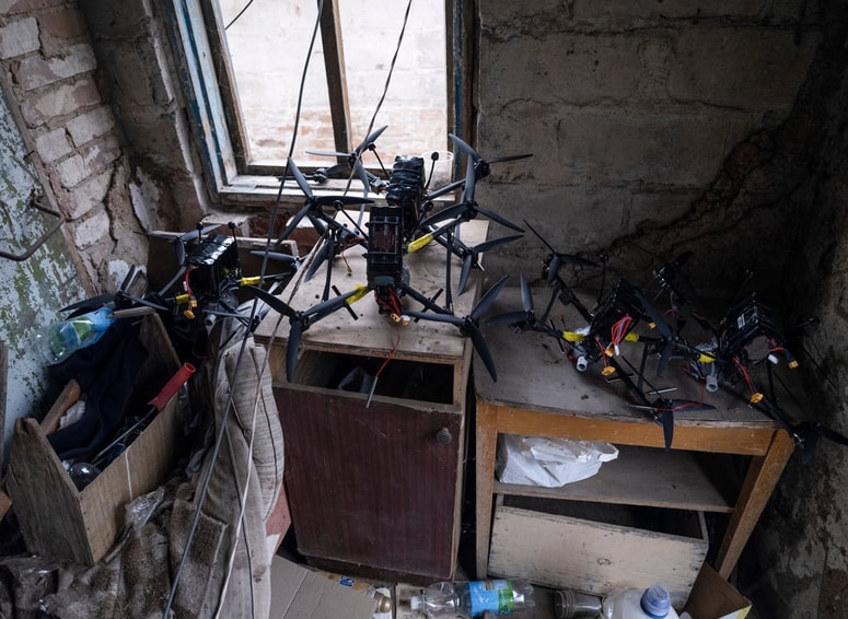 Ukrajinski opreaterji dronov na območju Družikivke v regiji Doneck